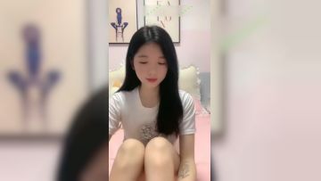 文静乖巧小姐姐！收费房小秀一波！脱下内裤美臀肥穴，掰穴特写，极品肥臀很是诱人 - 国产自拍