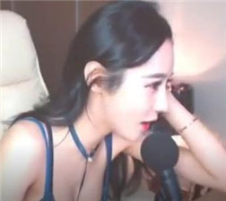 性感韩国女主播流口水 mp4