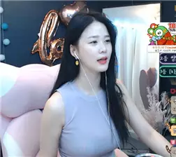 身材丰满的韩国女主播3 mp4