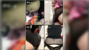 化妆镜前的妈妈