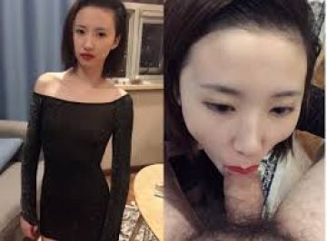 深圳喜欢户外大冒险的小情侣,深夜驱车到郊外果体奔走,妹子又紧张又兴奋,到车上湿透了