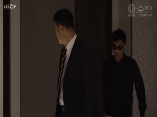 [中文字幕]KBI-088 人妻NTR子作り中出し 妻を寝取られ勃起する夫と绝伦の后辈を交え生ハメ3P！ 冨永ののか