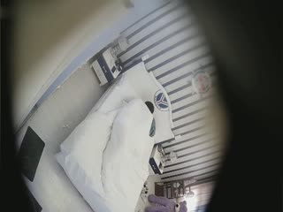 绝版船长房 羞涩眼镜学妹持久耐操 让急色男友穿衣服就给操了 翻来覆去艹好几炮