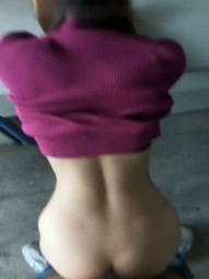 老婆不在家和身材超好的美女同事继续在阳台上开干