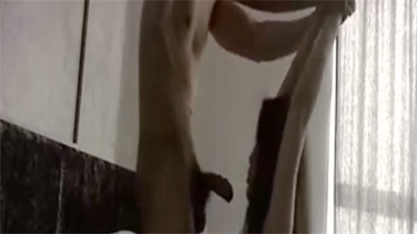 强制口交吞吐肉棒