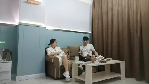 【爱情、故事】网聊良家人妻约过来操逼白色西装御姐舌吻掏出奶子吸吮扶着大屁股后入