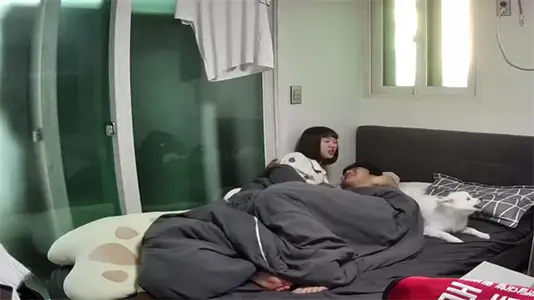 【南韩情侣偷拍流出】居家监控视角激情缠绵全纪录·无删减完整版曝光